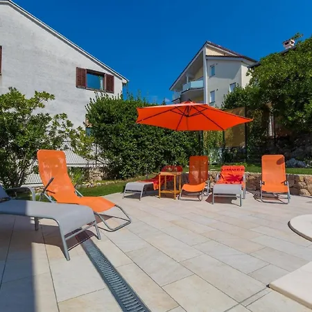 Hébergement de vacances Fuer 6 Personen Ca 90 Qm In Dramalj, Kvarner Bucht Crikvenica Und Umgebung *